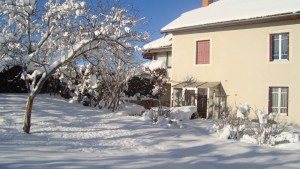 Vue extérieure du gite en hiver